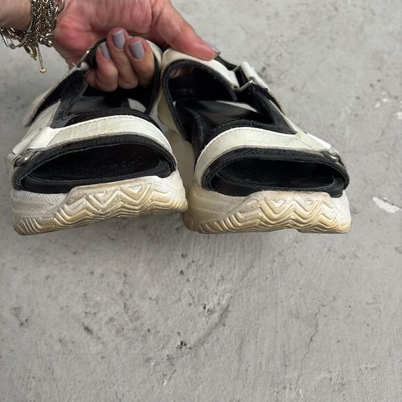 Petrichor sandals - Picture 4 of 10